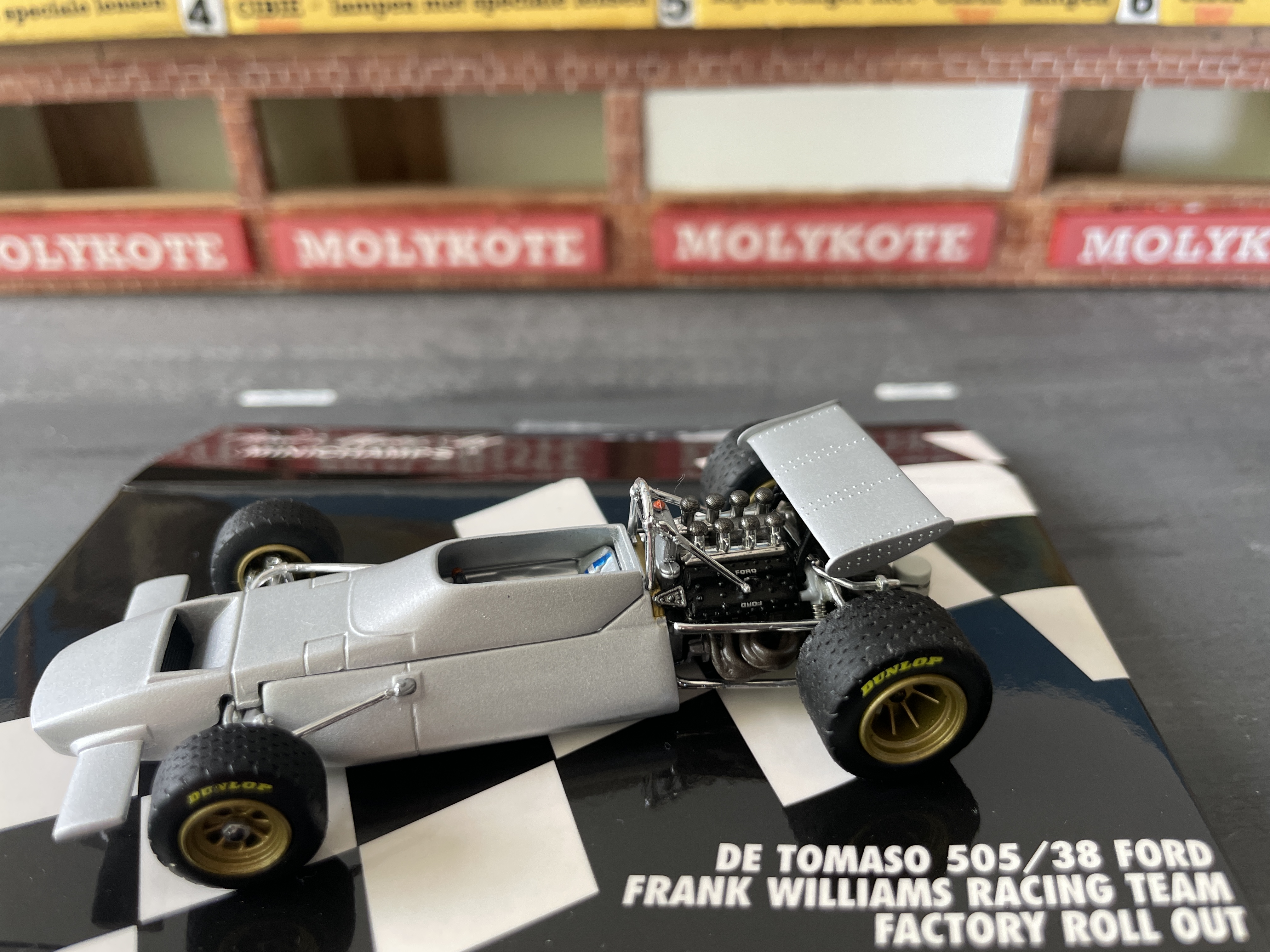 De Tomaso 505/38 1970 modelauto in factory roll-out-uitvoering in Han's collectie